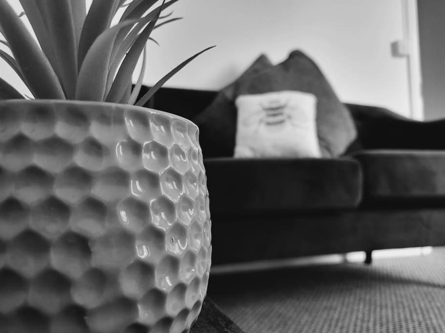 High Street, 2 Bed, Newly Refurb Apartment เลมิงตันสปา ภายนอก รูปภาพ