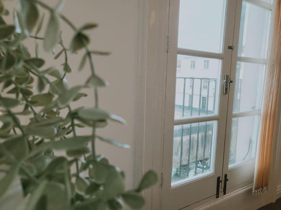 High Street, 2 Bed, Newly Refurb Apartment เลมิงตันสปา ภายนอก รูปภาพ